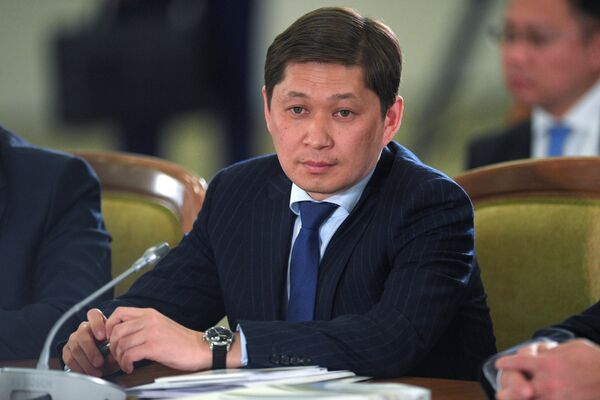 Премьер-министр Киргизии Сапар Исаков на заседании ВЕЭС на уровне глав государств в расширенном составе Премьер-министр Киргизии Сапар Исаков на заседании ВЕЭС на уровне глав государств в расширенном составе