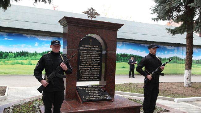 Мемориал сотрудникам полиции, погибшим при исполнении служебного долга, в Нальчике Мемориал сотрудникам полиции, погибшим при исполнении служебного долга, в Нальчике
