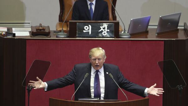 Президент США Дональд Трамп выступает в южнокорейском парламенте. 08.11.2017