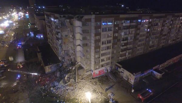 Момент взрыва и последствия обрушения жилого дома в Ижевске