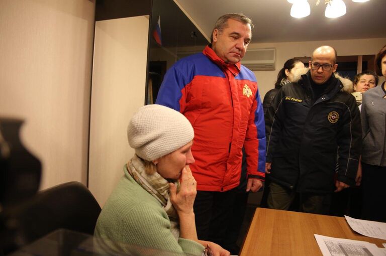 Глава МЧС РФ Владимир Пучков и глава Удмуртии Александр Бречалов в пункте временного размещения в Ижевске. 10 ноября 2017 Глава МЧС РФ Владимир Пучков и глава Удмуртии Александр Бречалов в пункте временного размещения в Ижевске. 10 ноября 2017