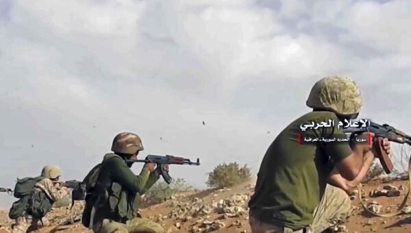 Сирийская армия ведет обстрел позиций боевиков в районе сирийско-иракской границы