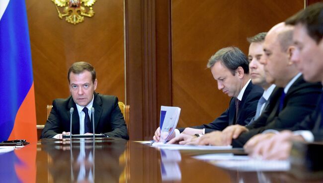 Премьер-министр РФ Дмитрий Медведев проводит совещание по системе маркировки товаров. 10 ноября 2017