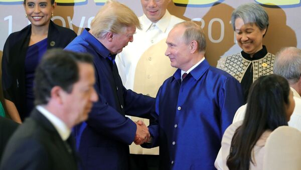 Владимир Путин и Дональд Трамп на саммите АТЭС во Вьетнаме. 10 ноября 2017