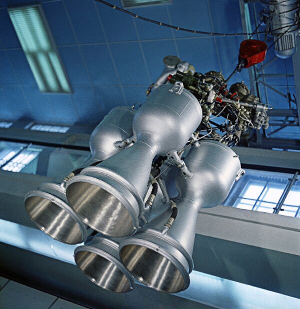 Жидкостный ракетный двигатель РД-214, установленный на ракете-носителе 1-го искусственного спутника Земли. Конструктор В.П.Глушко.