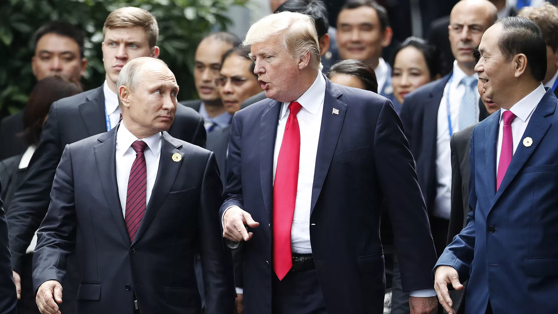 Президент России Владимир Путин и президент США Дональд Трамп на саммите АТЭС во Вьетнаме. 11 ноября 2017 - РИА Новости, 1920, 03.07.2025
