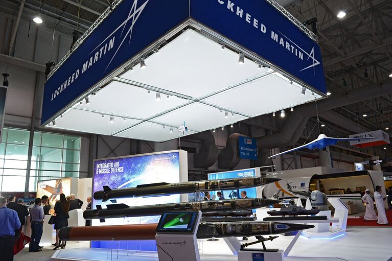 Стенд американской компании Lockheed Martin Corporation на Международной авиационно-космической выставке Dubai Airshow 2017