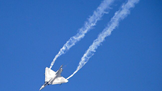 Французский многоцелевой истребитель четвёртого поколения Mirage 2000. Архивное фото