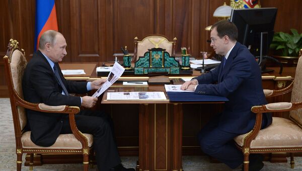 Владимир Путин и министр культуры РФ Владимир Мединский во время встречи. 13 ноября 2017