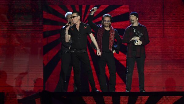 Выступление рок-группы U2 на MTV Europe Music Awards