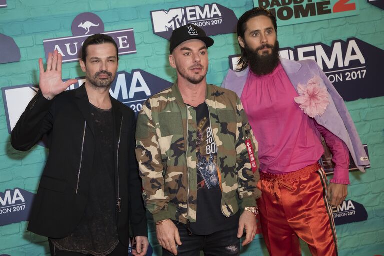 Группа Thirty Seconds to Mars до церемонии MTV Europe Music Awards