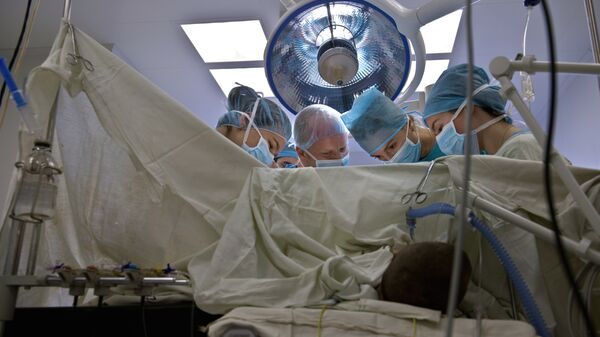 Во время операции по пересадке донорской почки в ГУ Российский Научный Центр Хирургии имени Б.В.Петровского
