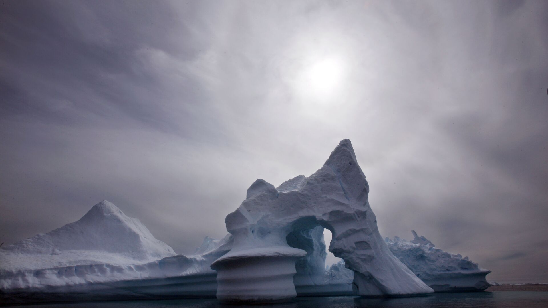 Озоновый слой в Арктике сократился до рекордного уровня - РИА Новости, 1920, 30.06.2020