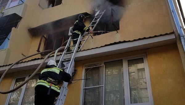Тушение пожара в общежитии в Центральном районе Сочи. 14 ноября 2017