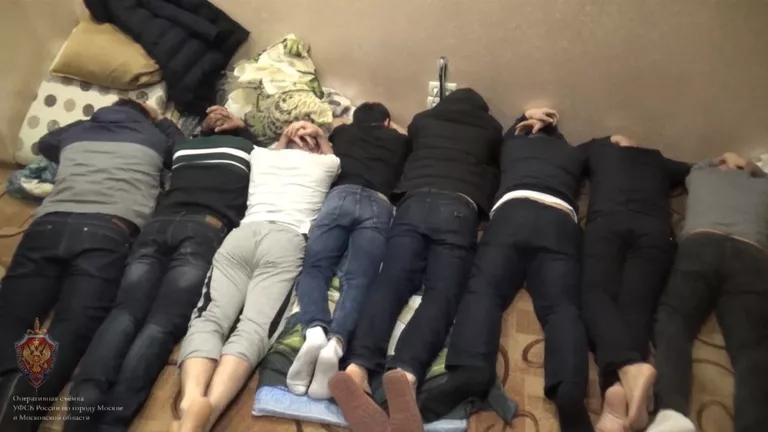 Задержание членов Таблиги Джамаат* в Москве. Оперативное видео Задержание членов Таблиги Джамаат* в Москве. Оперативное видео