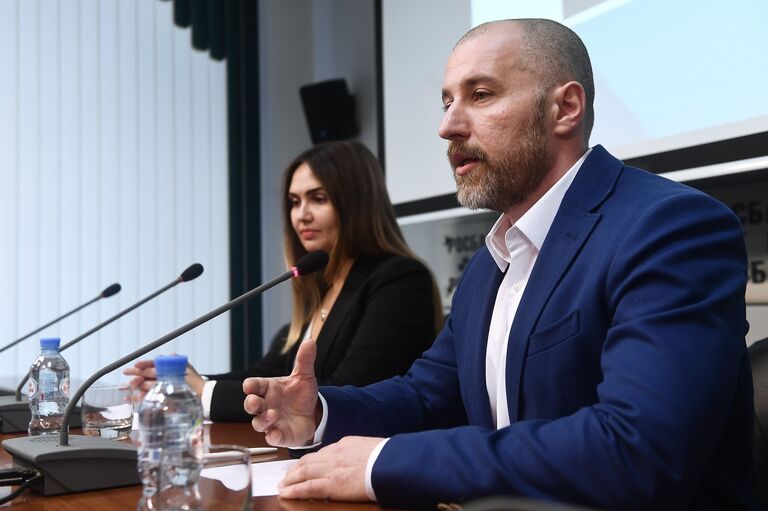 Пресс-конференция лидера общественного движения Возрождение Александра Чухлебова Пресс-конференция лидера общественного движения Возрождение Александра Чухлебова