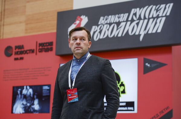 Руководитель Дизайн-центра МИА Россия сегодня Антон Степанов на выставке Великая русская революция на Санкт-Петербургском международном культурном форуме
