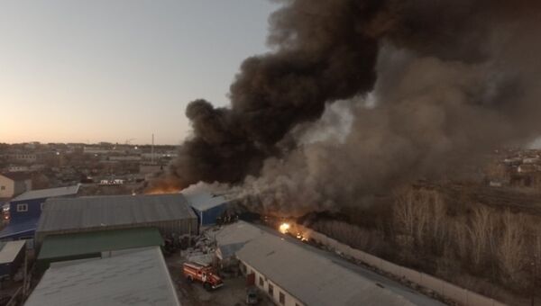 Пожар на складе лакокрасочных изделий в Дзержинском районе г.Волгограда. 16 ноября 2017
