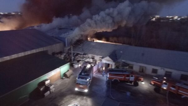 Пожар на складе лакокрасочных изделий в Дзержинском районе г.Волгограда. 16 ноября 2017
