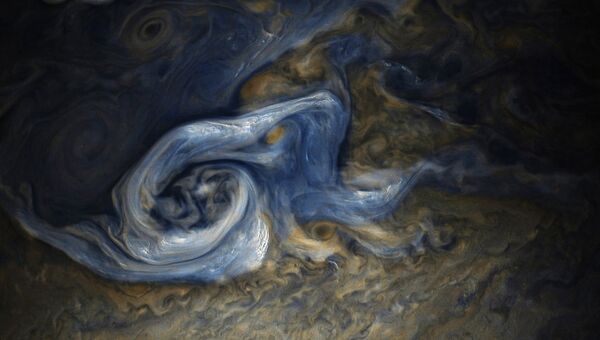 Ураган, снятый на поверхности Юпитера зондом Juno в конце октября этого года