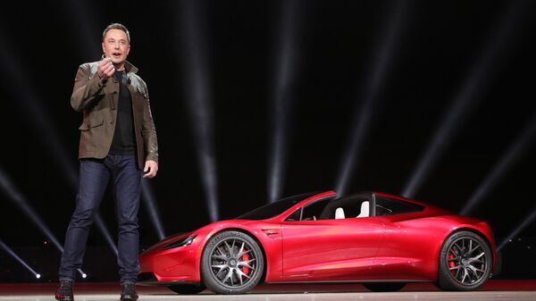 Глава компании Tesla Илон Маск на презентации автомобиля Roadster 2. Архивное фото