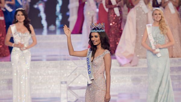 Представительница Индии Мануши Чхиллар, завоевавшая титул Мисс Мира-2017. 18 ноября