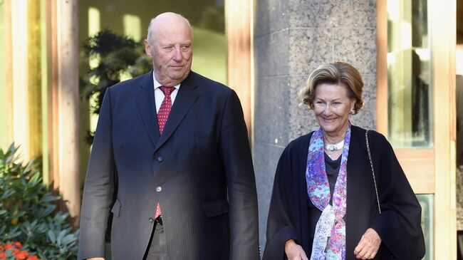 Король Норвегии Харальд V с супругой королевой Соней