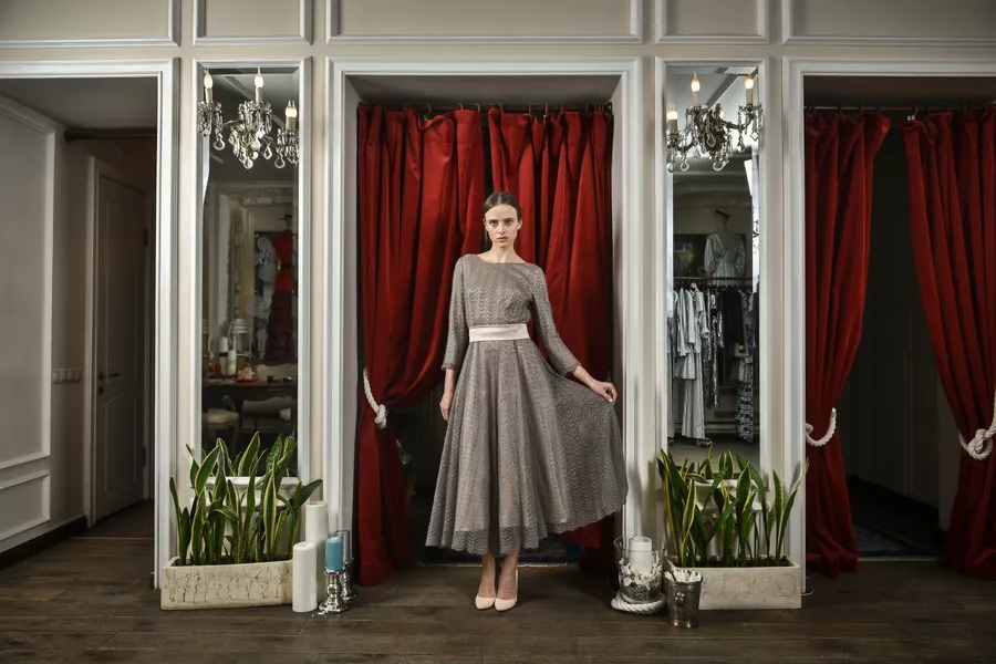 Платье из коллекции Оренбург осень-зима 2013/2014 A LA RUSSE Anastasia Romantsova, созданное из оренбургского платка Платье из коллекции Оренбург осень-зима 2013/2014 A LA RUSSE Anastasia Romantsova, созданное из оренбургского платка
