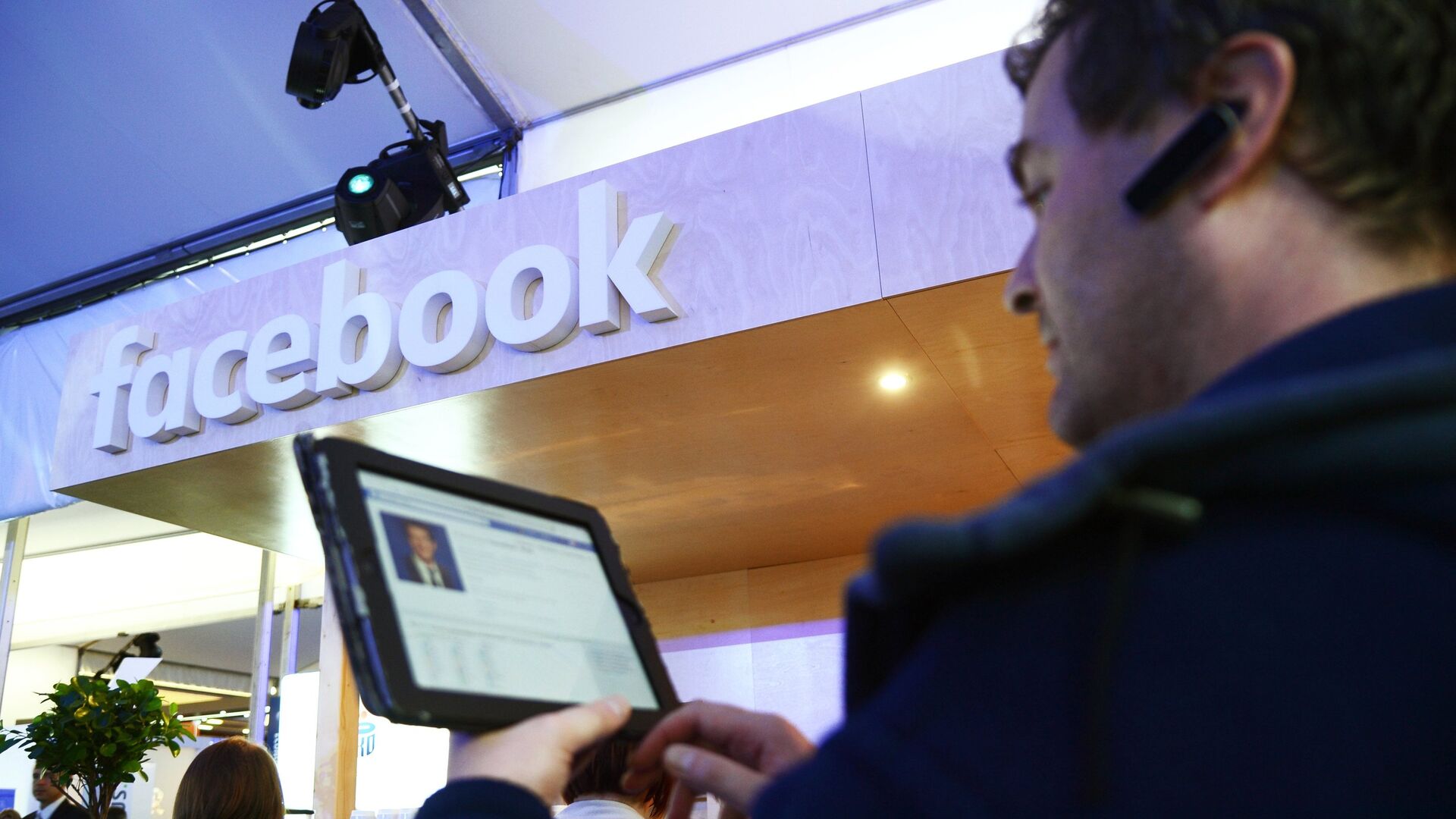 Facebook предложил создателям контента способ обойти комиссию Apple