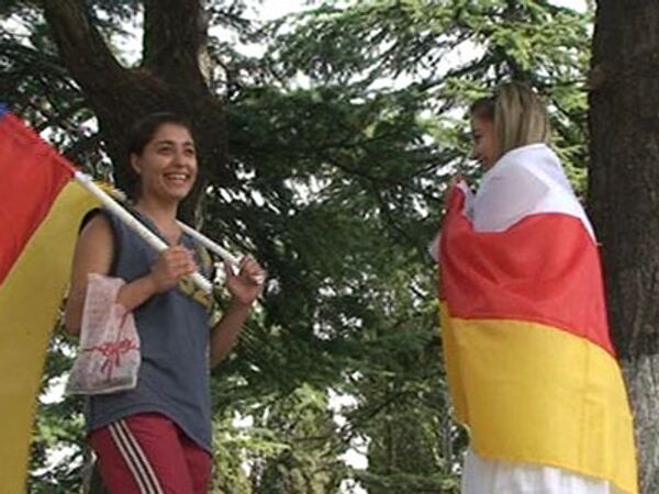 Праздник со слезами на глазах. Цхинвали празднует независимость Осетии