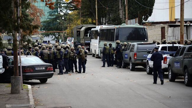 Сотрудники полиции во время контртеррористической операции в Тбилиси. 22 ноября 2017