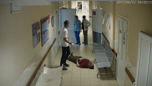 Инцидент с пациентом в смоленской больнице. Запись камеры слежения