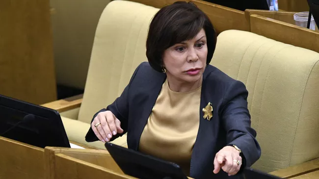 Заместитель председателя комитета Государственной Думы РФ по международным делам Ирина Роднина на дополнительном пленарном заседании Государственной Думы РФ. 23 ноября 2017