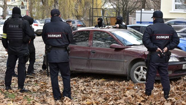 Операция по задержанию членов Меджлиса крымско-татарского народа* (запрещенная в России экстремистская организация) в Крыму. 23 ноября 2017