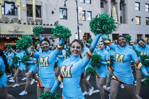Ежегодный парад Мэйси в честь Дня благодарения в Нью-Йорке