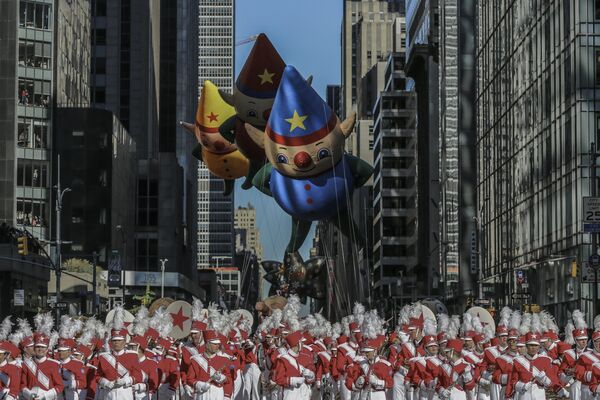 Ежегодный парад Мэйси в честь Дня благодарения в Нью-Йорке