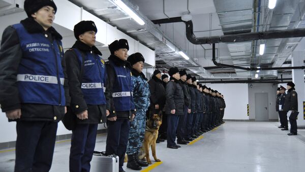 Сотрудники полиции в Казахстане. Архивное фото