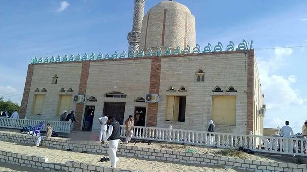 Мечеть эр-Роуда неподалеку от города Эль-Ариш, где произошел теракт. Архивное фото