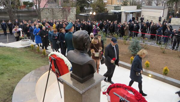 Церемония открытия бюста Андрея Карлова в посольстве России в Анкаре, Турция. 24 ноября 2017