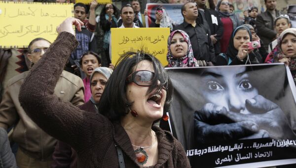 Акция протеста против тестов на девственность в Каире. Архивное фото