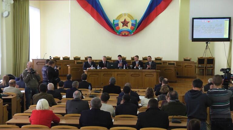 На заседании совета ЛНР приняли отставку главы республики Игоря Плотницкого