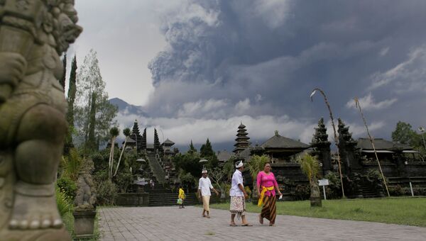 Извержение вулкана Агунг, Бали. 26 ноября 2017