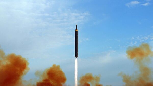 Запуск северокорейской баллистической ракеты Hwasong-12