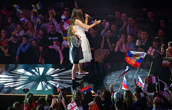 Российская певица Полина Богусевич выступает в финале конкурса Детское Евровидение - 2017 в Тбилиси. 26 ноября 2017
