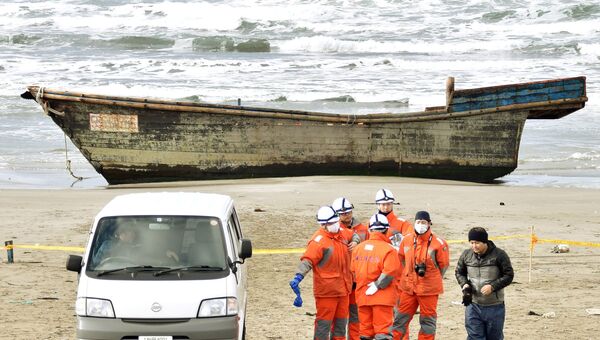 Деревянная лодка с телами восьми человек, обнаруженная у берегов Японии. 27 ноября 2017