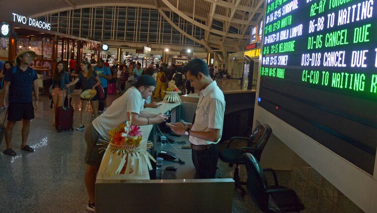 Ситуация в аэропорту Нгурах-Рай на Бали, Индонезия