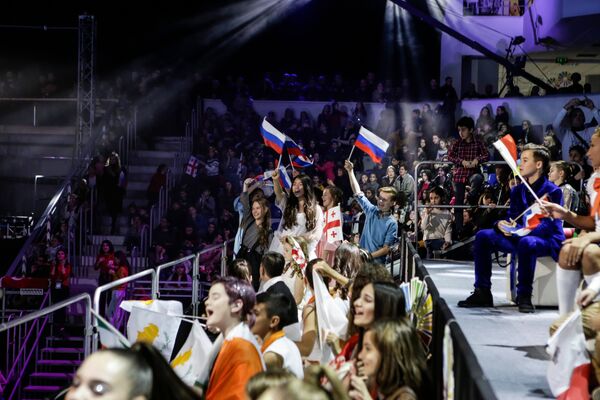 Болельщики во время финала конкурса Детское Евровидение - 2017 в Тбилиси. 26 ноября 2017