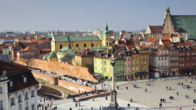 Центр города в Варшаве, Польша. Ахивное фото