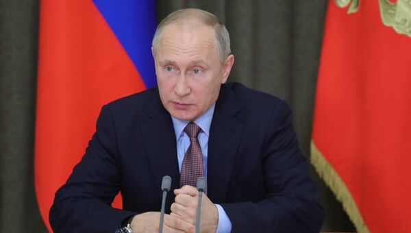 Путин призвал избавить сферу госзаказа от коррупции