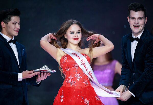 Лада Мишина в финале конкурса Мисс Москва-2017 на сцене театрально-концертного зала Мир в Москве